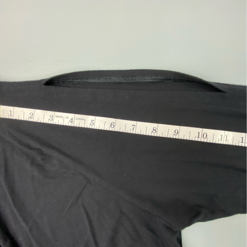 Athleta Women's Black Long Sleeve Cold Shoulder Turtleneck Top Sz Medium - Picture 12 of 14